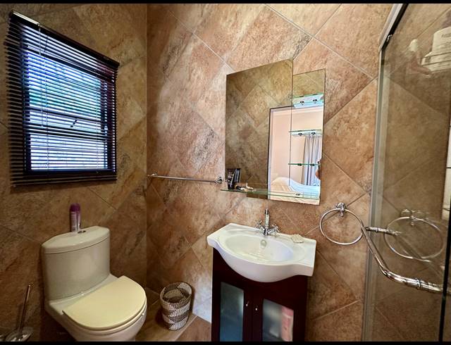4 BEDROOM HOUSE FOR SALE IN MEER EN SEE
